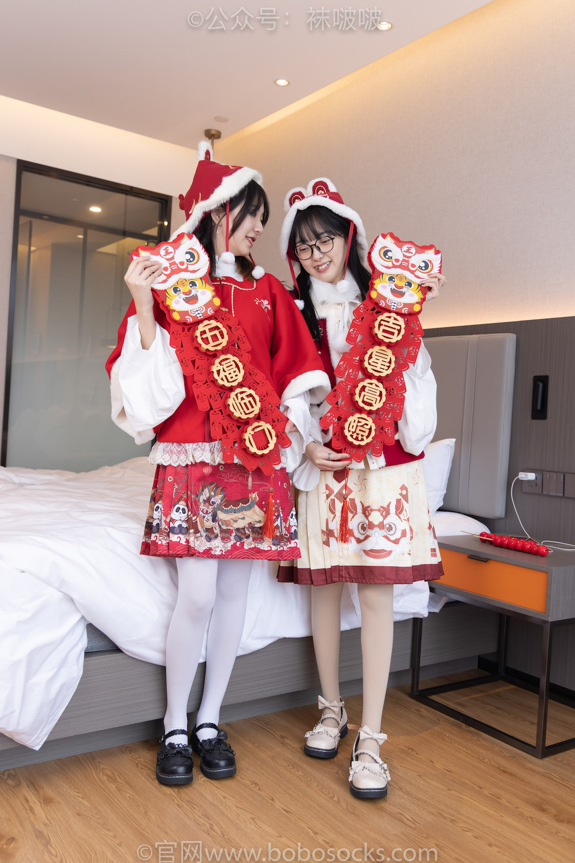 袜啵啵 054期：小甜豆与稚予 （皮鞋、厚白丝、厚肉丝）-2.jpg